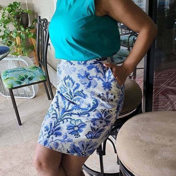 VEUC Sz 8 Lined Navy & Periwinkle Blue Skirt - Picture 3 of 12